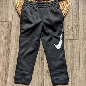 NWT Toddler Boy (3-4Y) - NIKE Therma Pant - Black